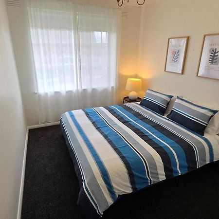 Elsternwick Easy Living - 2 Bedroom Sleeping 4 Melbourne Dış mekan fotoğraf