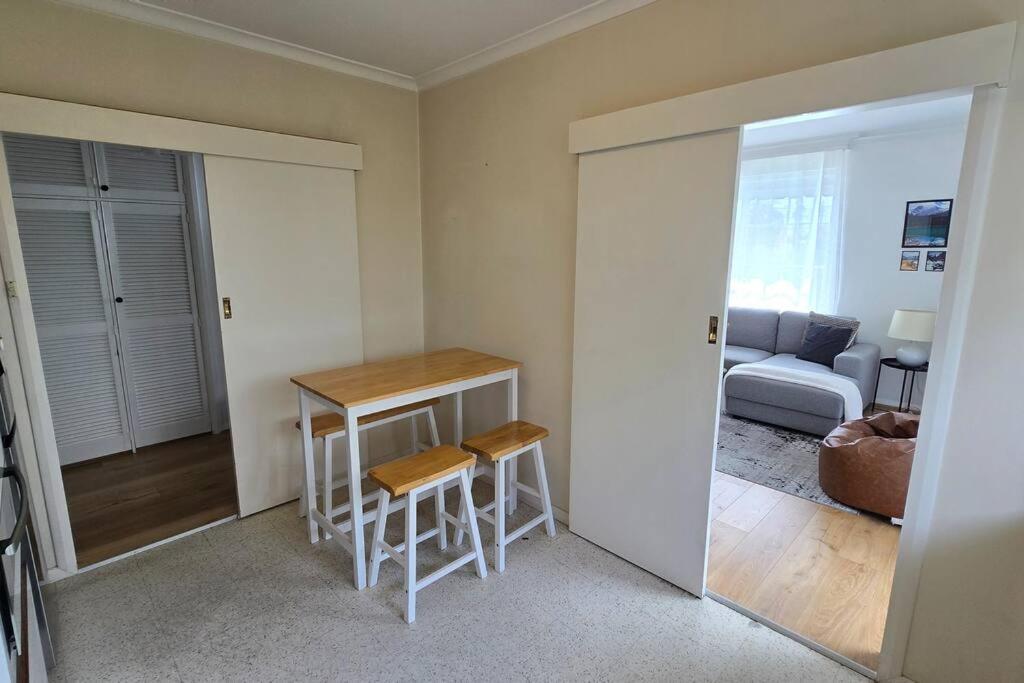 Elsternwick Easy Living - 2 Bedroom Sleeping 4 Melbourne Dış mekan fotoğraf
