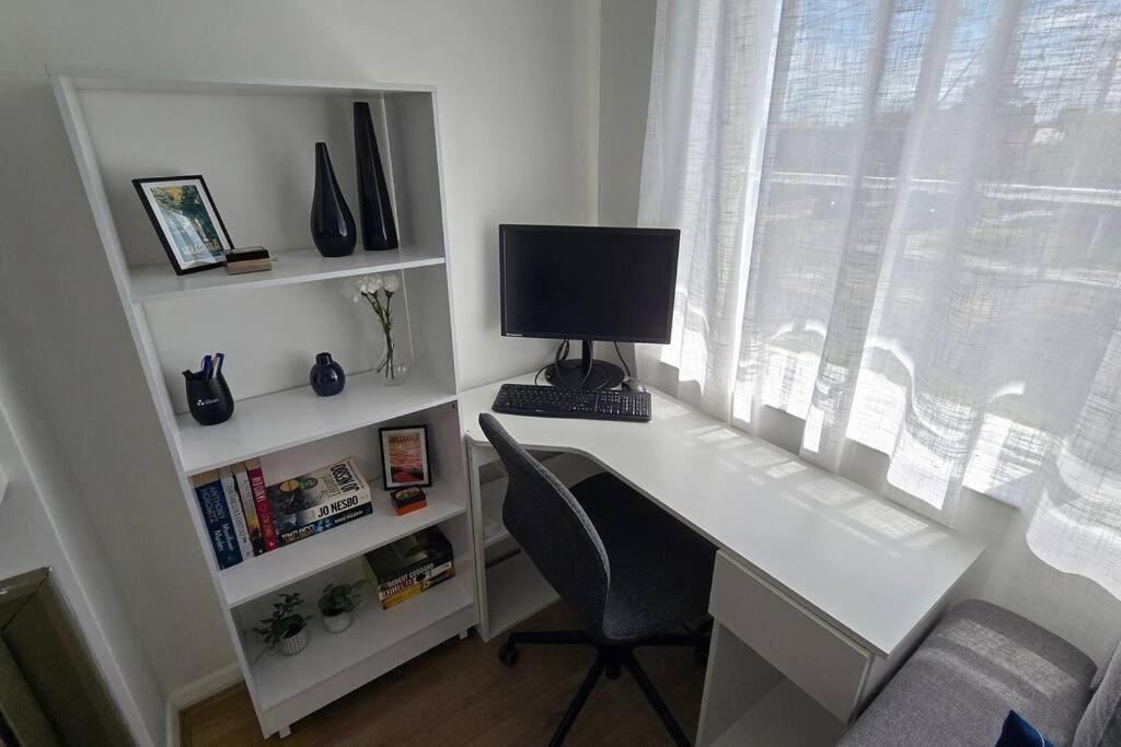 Elsternwick Easy Living - 2 Bedroom Sleeping 4 Melbourne Dış mekan fotoğraf