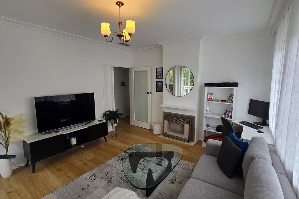 Elsternwick Easy Living - 2 Bedroom Sleeping 4 Melbourne Dış mekan fotoğraf